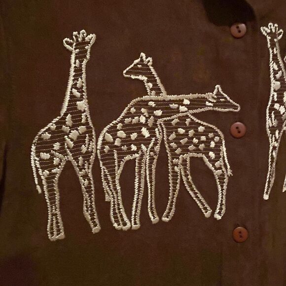 Blast Studio Vintage Giraffe Brown Button Up Top Size Medium - Picture 3 of 12